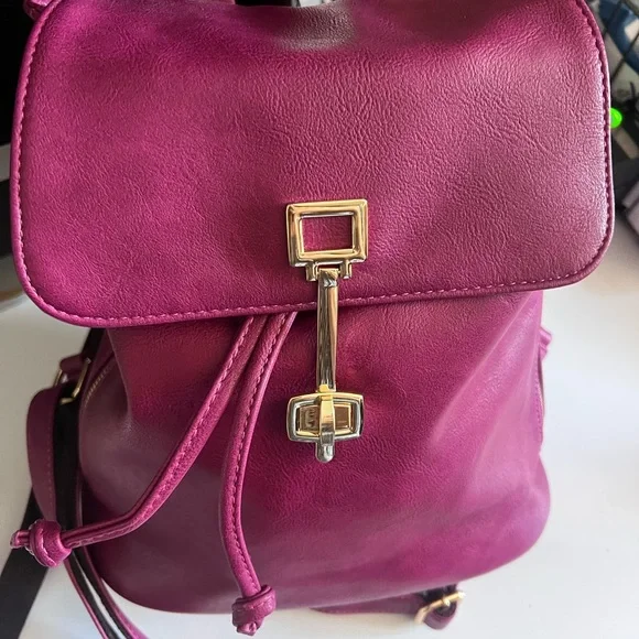 NWT. Fuchsia Vegan Leather Backpack, STUNNING - Picture 2 of 11